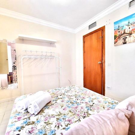 Budget And Cute Rooms With Balcony Sevilla Center Ngoại thất bức ảnh