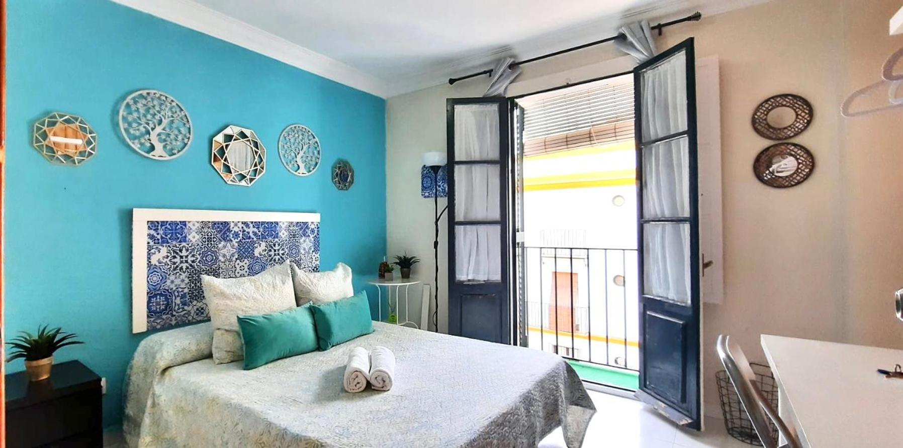 Budget And Cute Rooms With Balcony Sevilla Center Ngoại thất bức ảnh