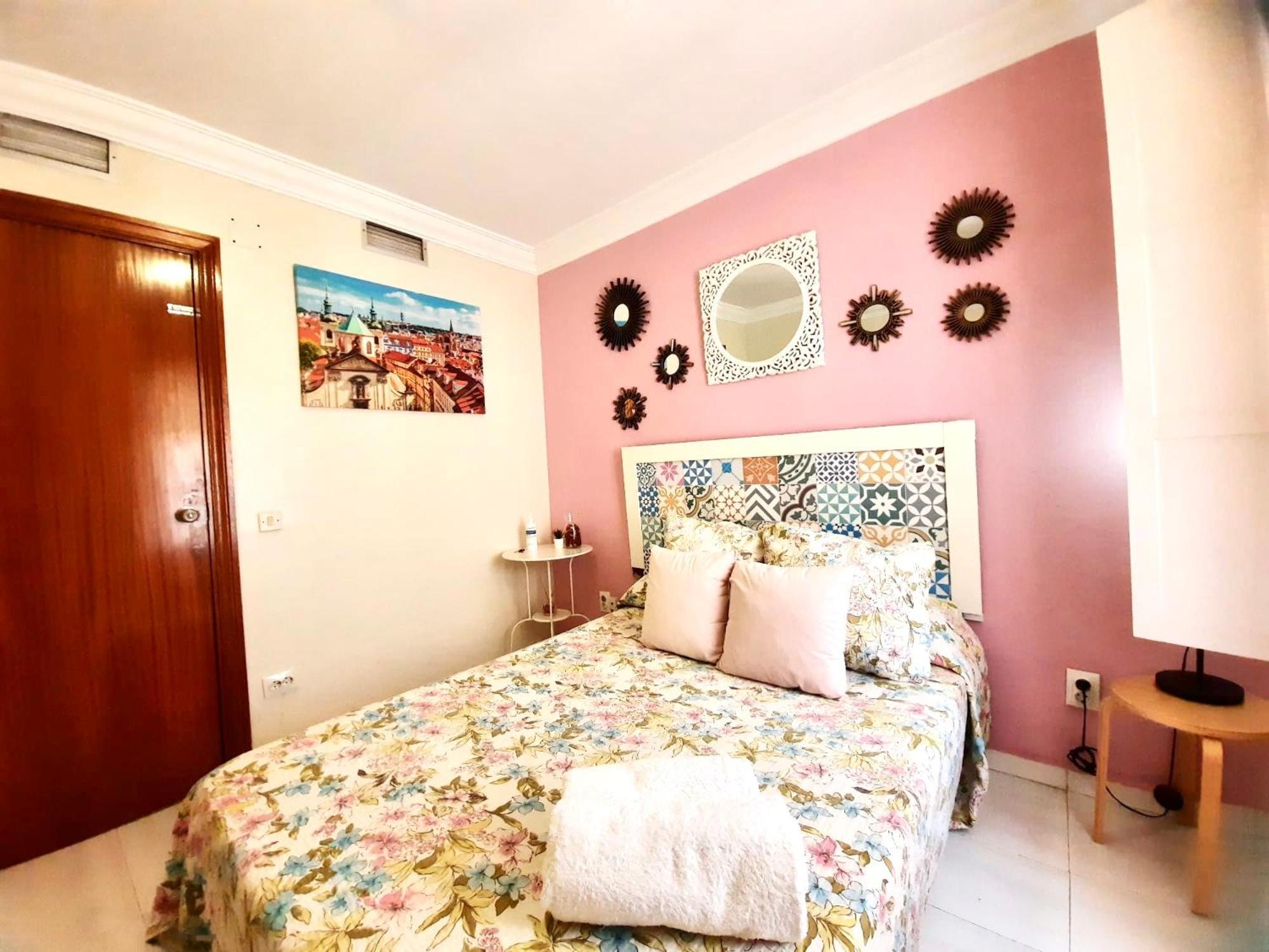Budget And Cute Rooms With Balcony Sevilla Center Ngoại thất bức ảnh