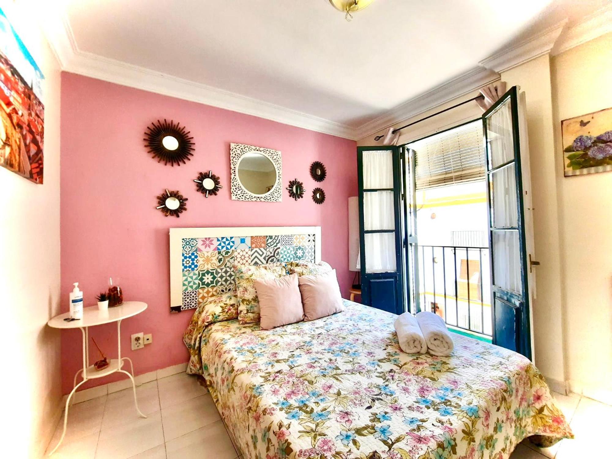 Budget And Cute Rooms With Balcony Sevilla Center Ngoại thất bức ảnh