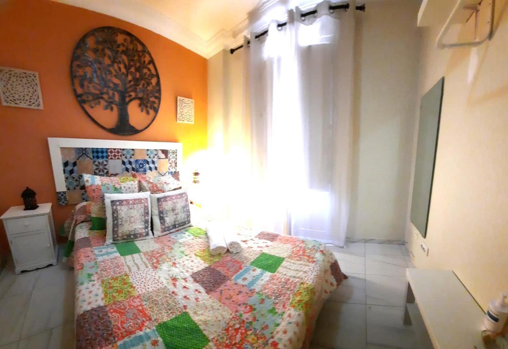 Budget And Cute Rooms With Balcony Sevilla Center Ngoại thất bức ảnh