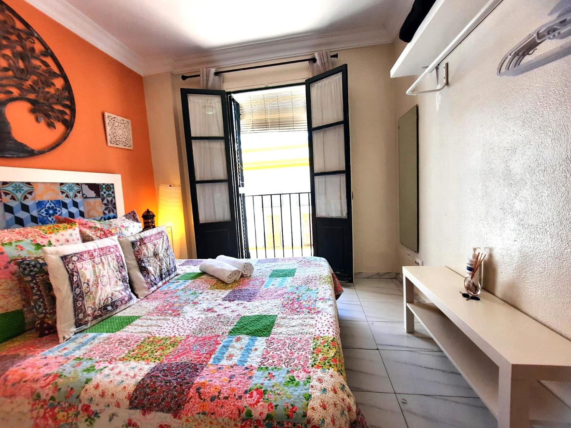 Budget And Cute Rooms With Balcony Sevilla Center Ngoại thất bức ảnh