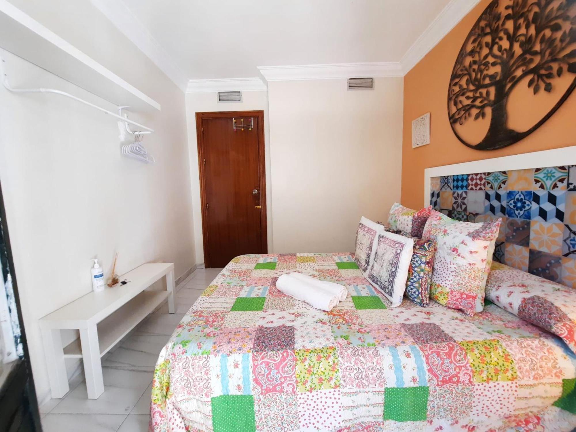 Budget And Cute Rooms With Balcony Sevilla Center Ngoại thất bức ảnh