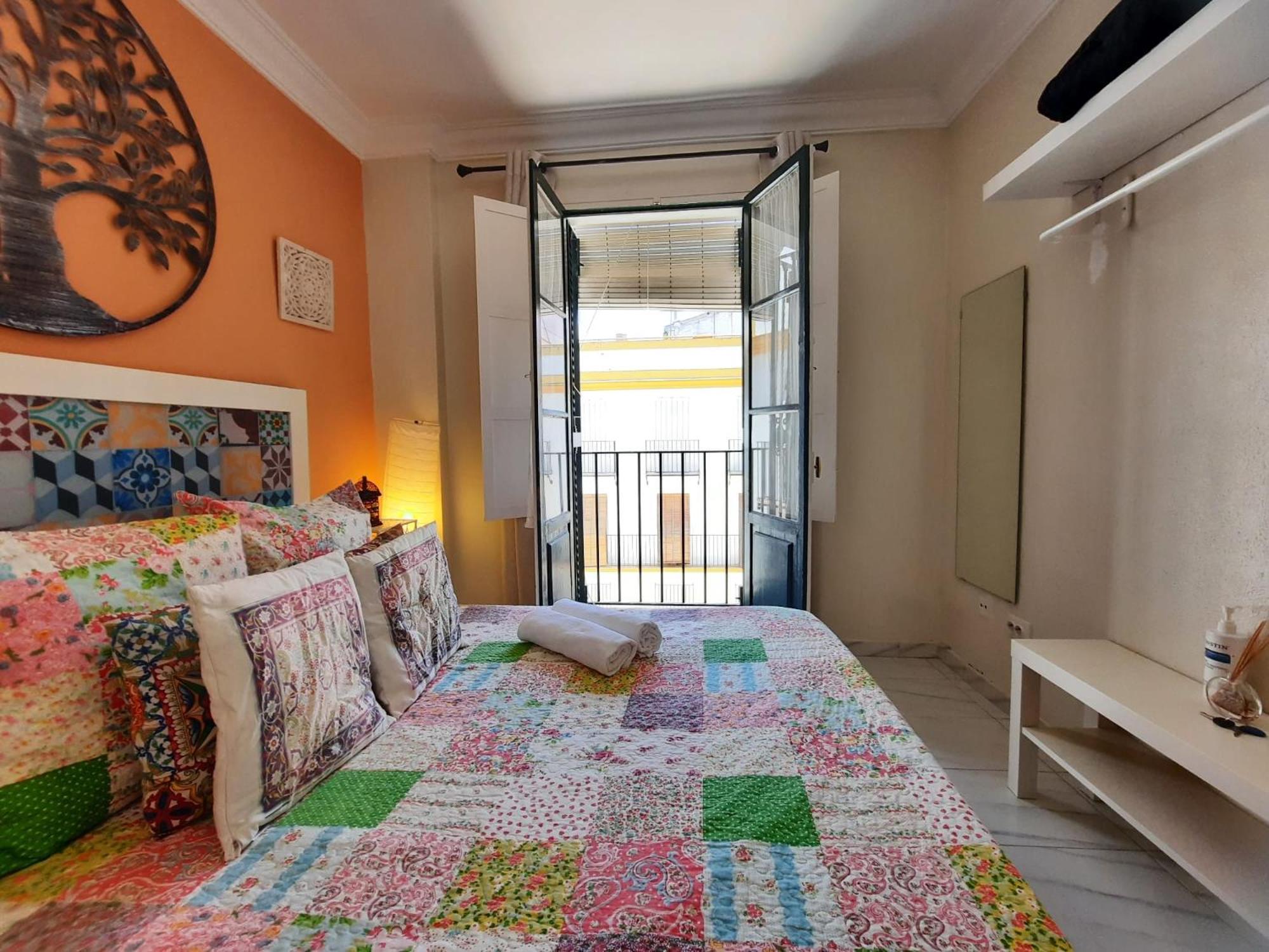 Budget And Cute Rooms With Balcony Sevilla Center Ngoại thất bức ảnh