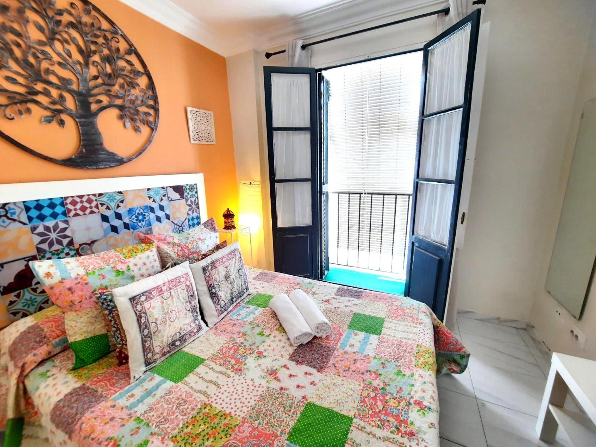 Budget And Cute Rooms With Balcony Sevilla Center Ngoại thất bức ảnh
