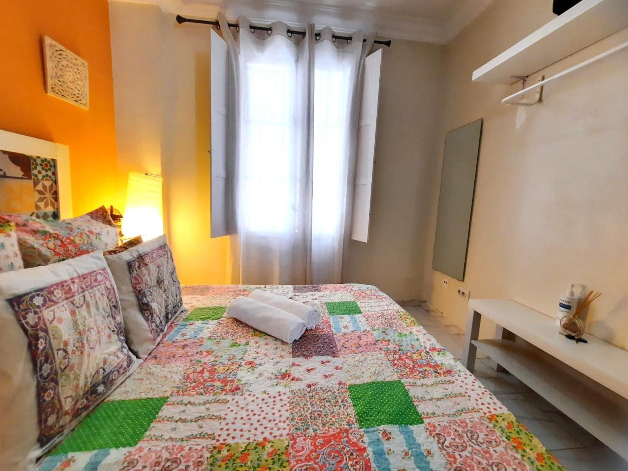 Budget And Cute Rooms With Balcony Sevilla Center Ngoại thất bức ảnh